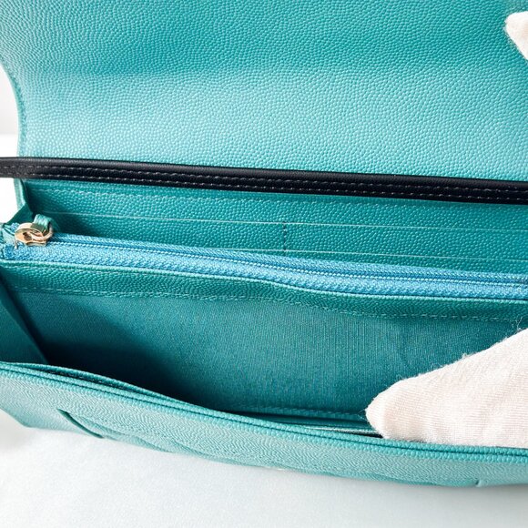 CHANEL Teal Quilted Leather Bag - Picture 12 of 16